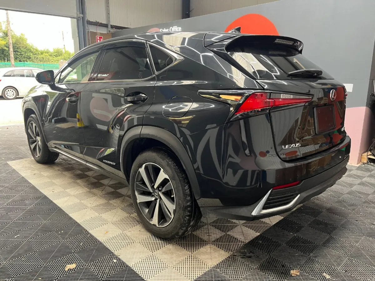 Lexus NX LEXUX NX300H VERSION L 2.5 AUTOMATIC / CR - Image 5