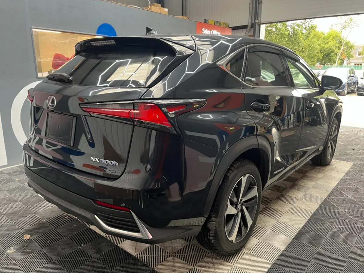 Lexus NX LEXUX NX300H VERSION L 2.5 AUTOMATIC / CR - Image 3