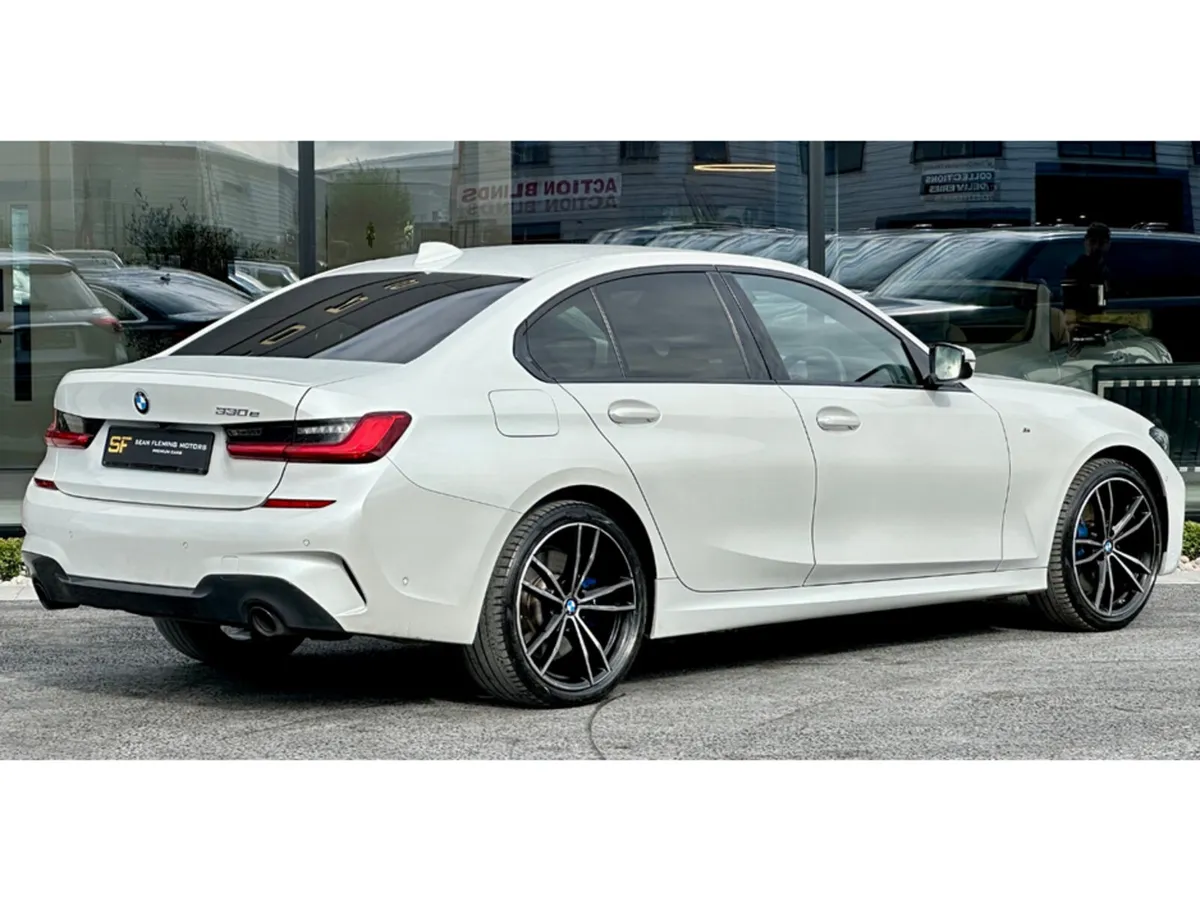 BMW 3-Series 330E M SPORT 3SMO 4DR AUTO - Image 3
