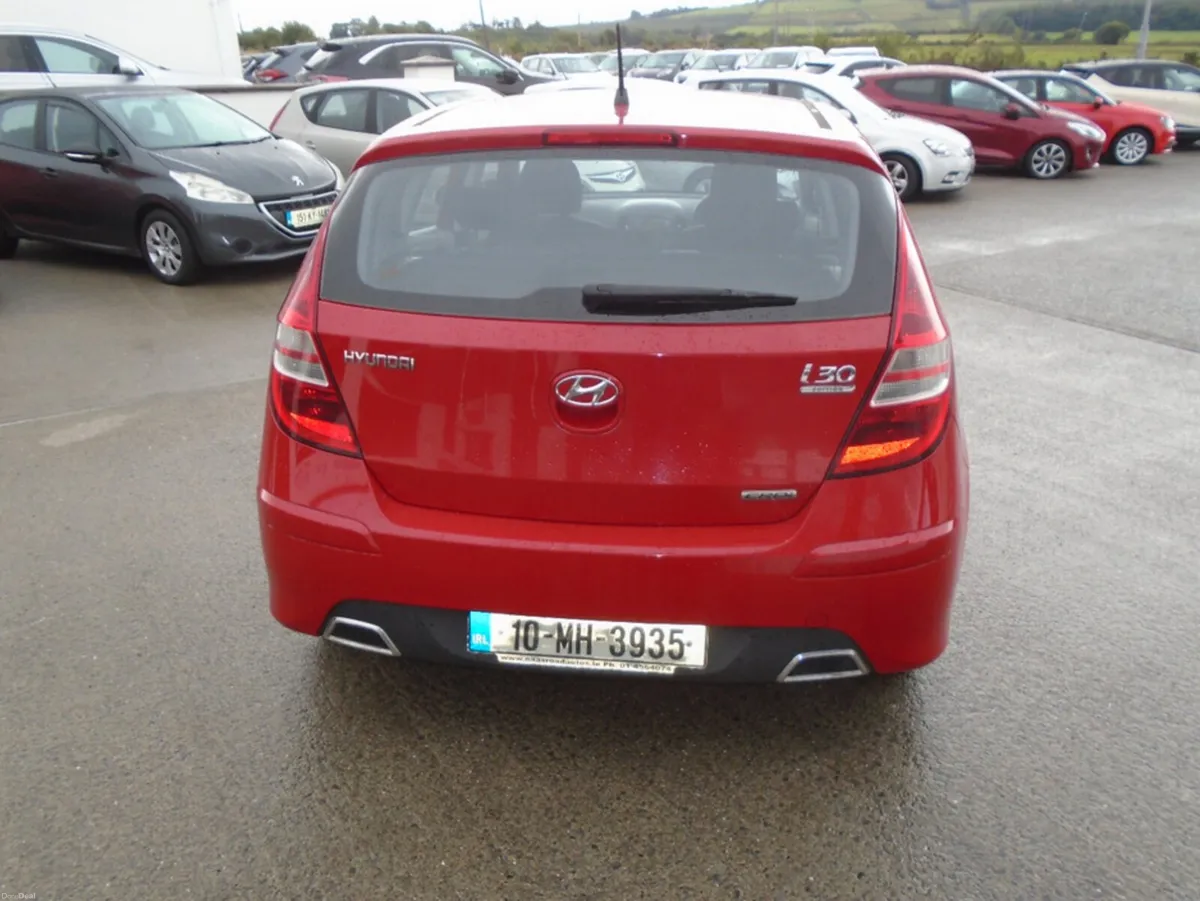 Hyundai i30 1.6 CRDI Very High Spec 115 Bhp EDITIO - Image 2