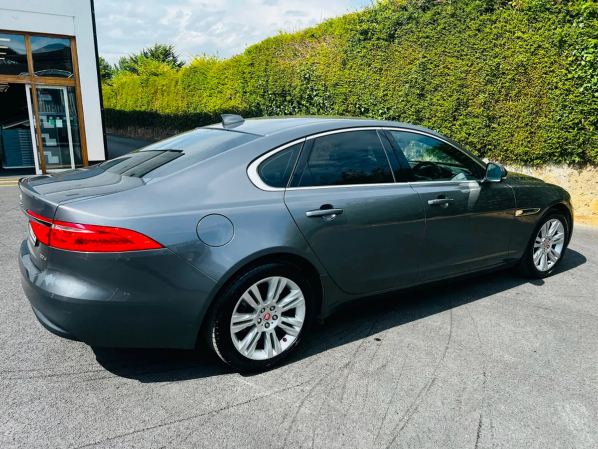 Jaguar XF MY18 2.0 D RWD PORTFOLIO 4DR A - Image 4