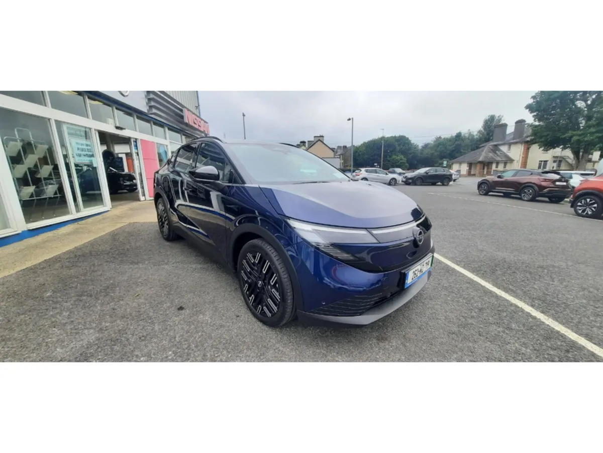 Nissan Leaf 52KW EVOLVE 5DR AUTO 2 TONE - Image 3