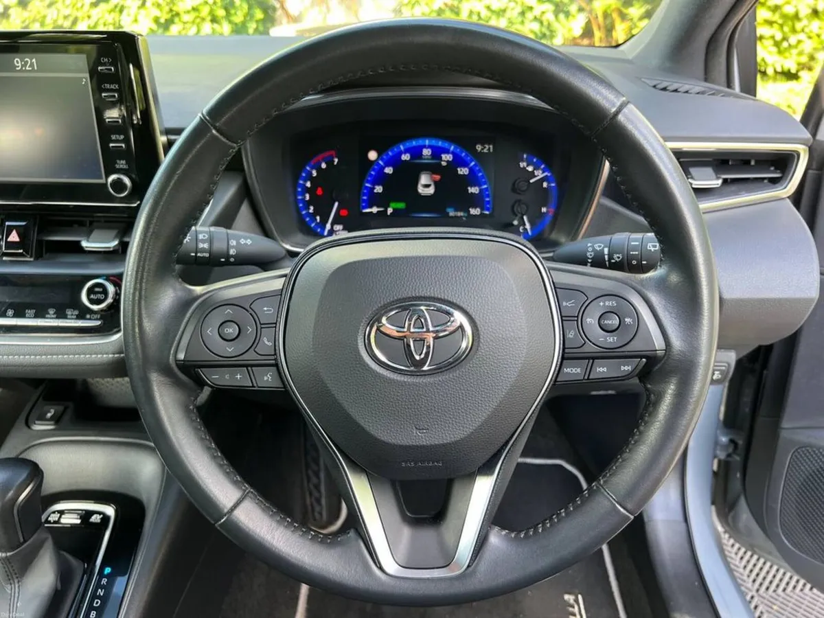 Toyota Corolla ICON 1.8 HYBRID AUTO // APPLE CARPL - Image 4