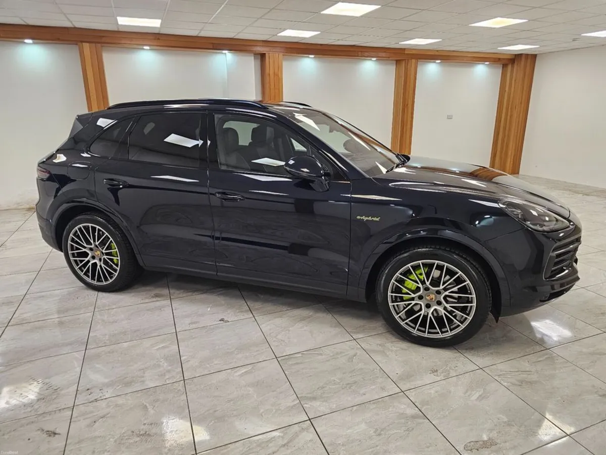 Porsche Cayenne LOW LOW MILES - Image 6