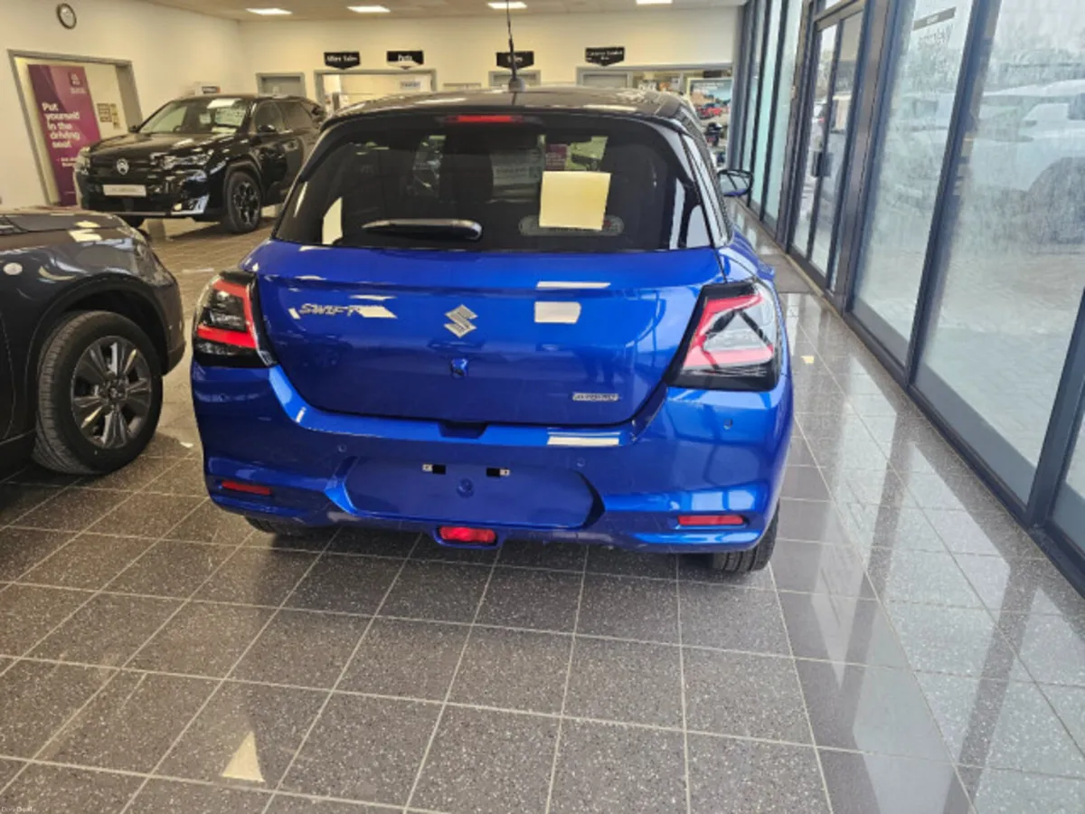 Suzuki Swift 1 2 Hybrid Ultra CVT - Image 3