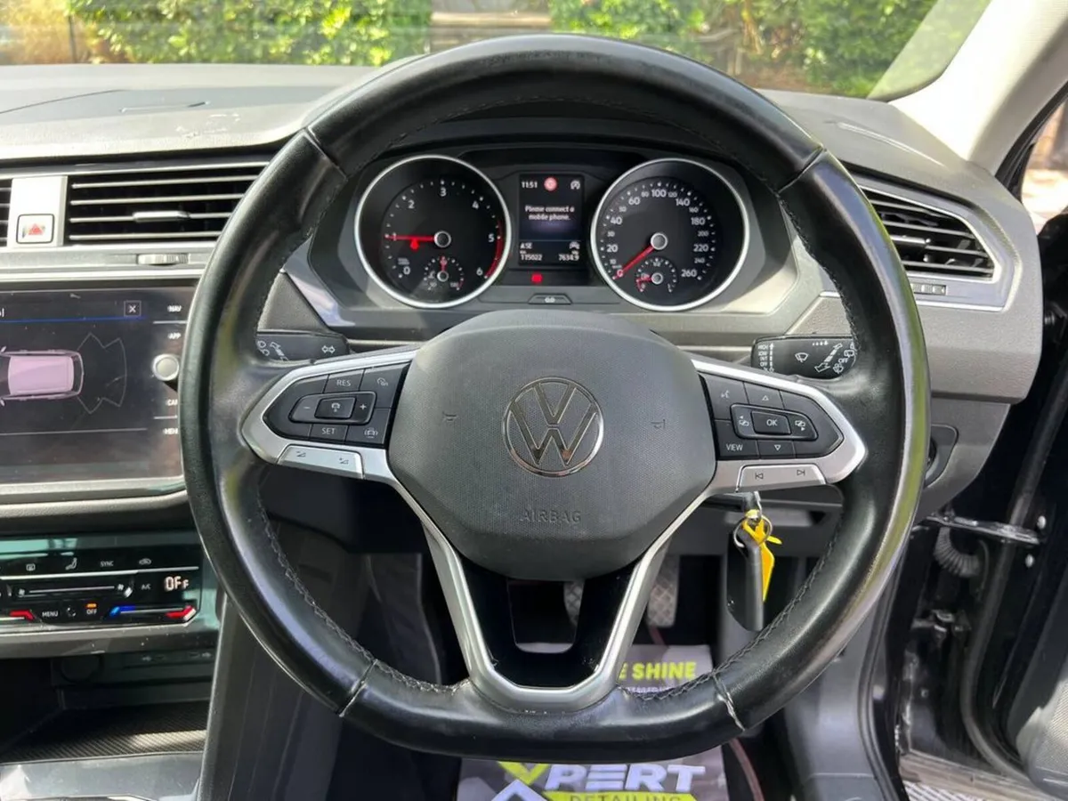 Volkswagen Tiguan LIFE 2.0 TDI // APPLE CARPLAY/AN - Image 4