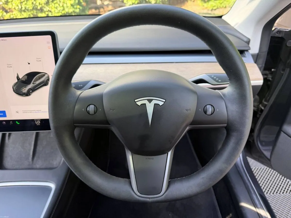 Tesla Model 3 PLUS RWD 60.5KWH // PANORAMIC SUNROO - Image 5