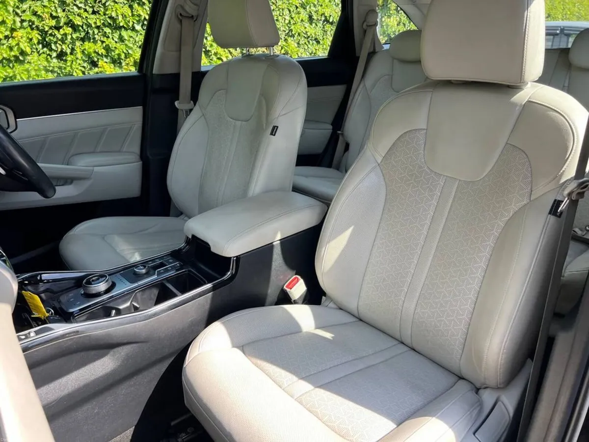 Kia Sorento K3 1.6 HYBRID AUTO 7-SEATER // LEATHER - Image 6