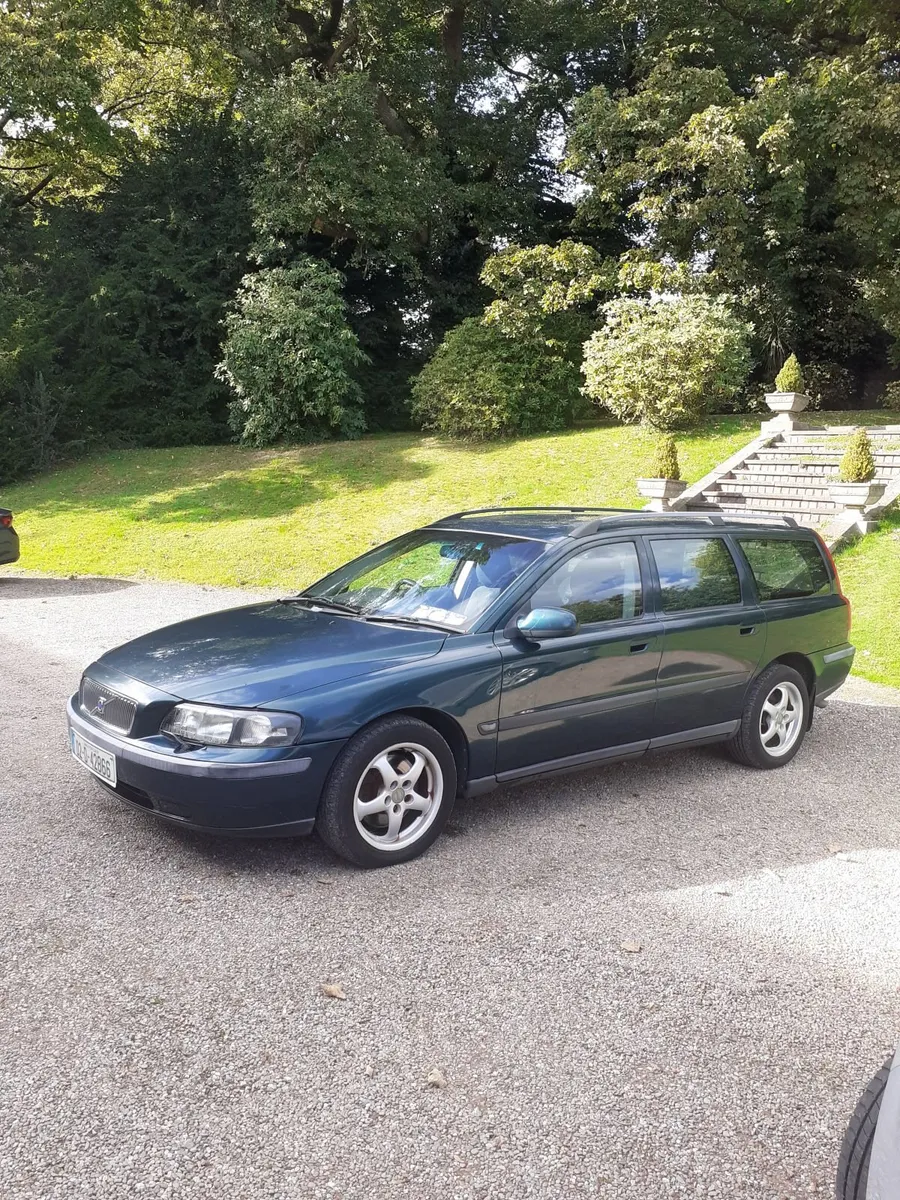 Volvo V70 2002 - Image 1