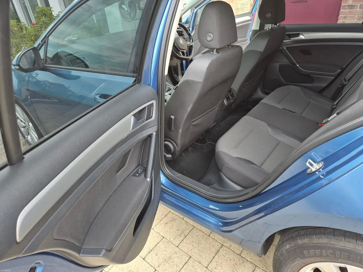 Volkswagen Golf 2014 1.2L Petrol Automatic - Image 6