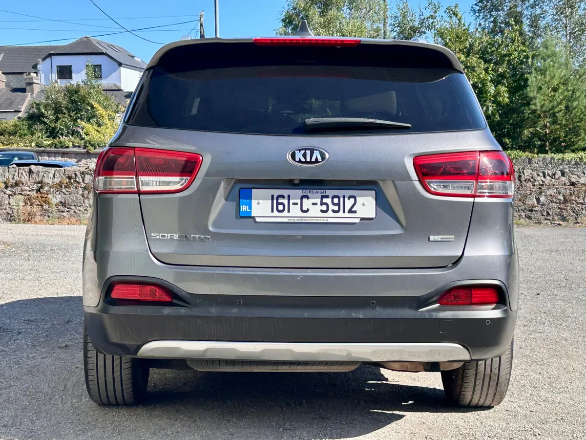 Kia Sorento 2016 Platinum 7 seater - Image 5