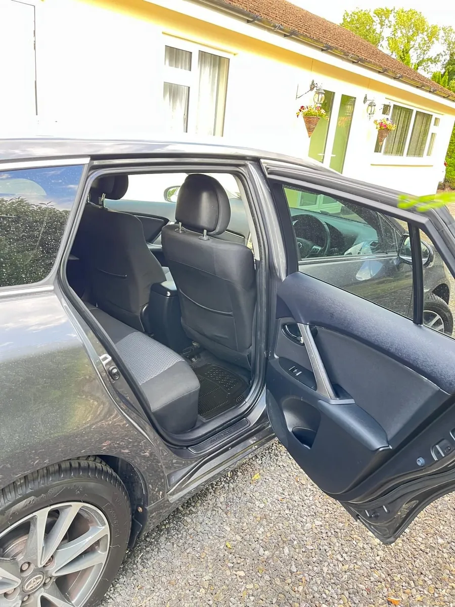 Toyota Avensis 2014 - Image 5