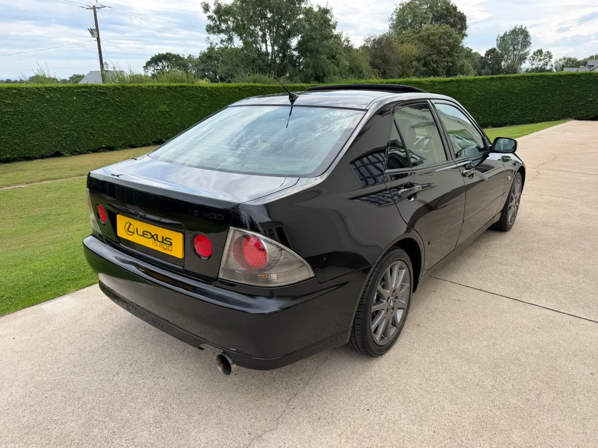 2000 LEXUS IS200 SE | SUNROOF | BLACK INTERIOR - Image 2