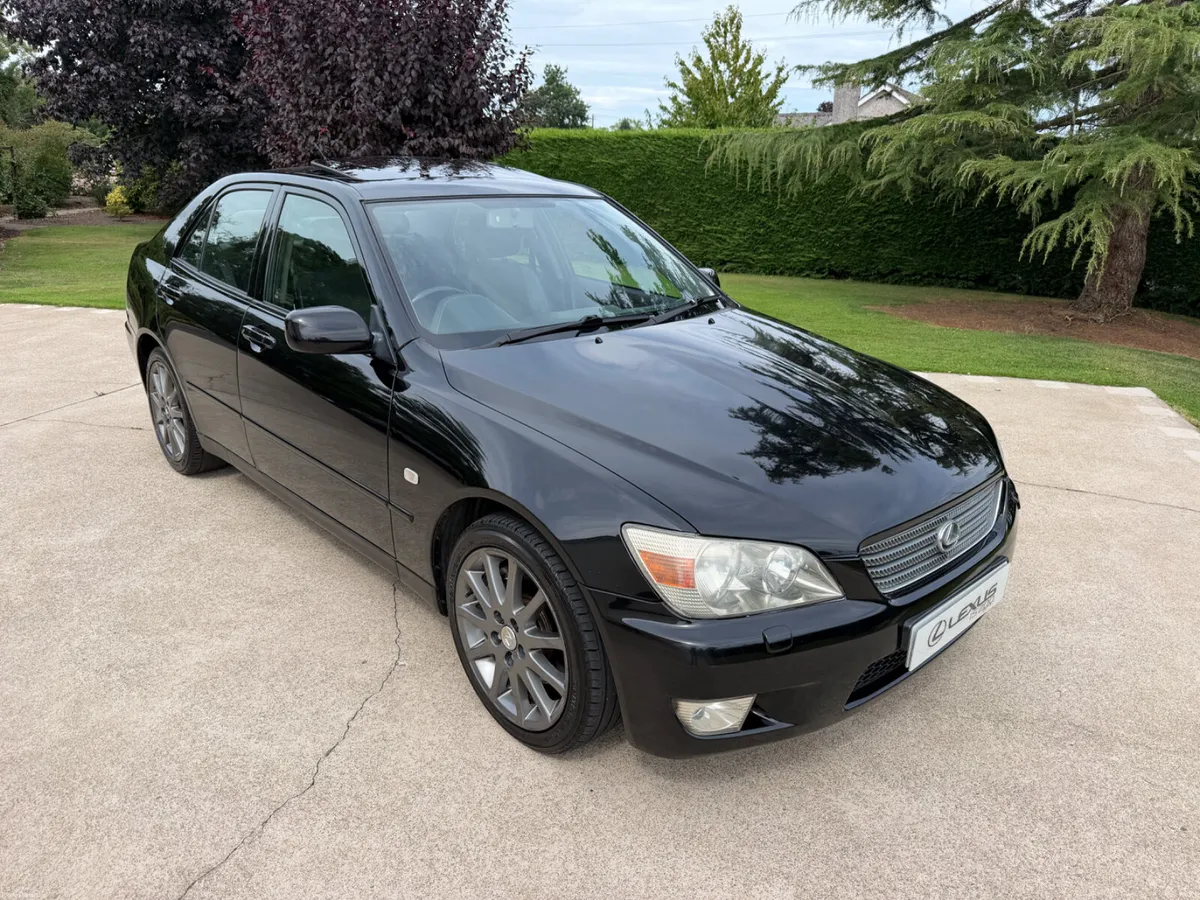 2000 LEXUS IS200 SE | SUNROOF | BLACK INTERIOR - Image 3