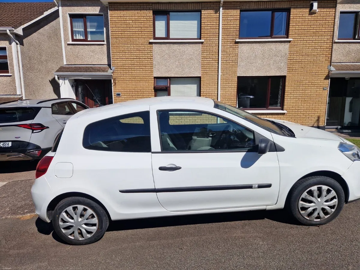 Renault Clio 2012 - Image 2