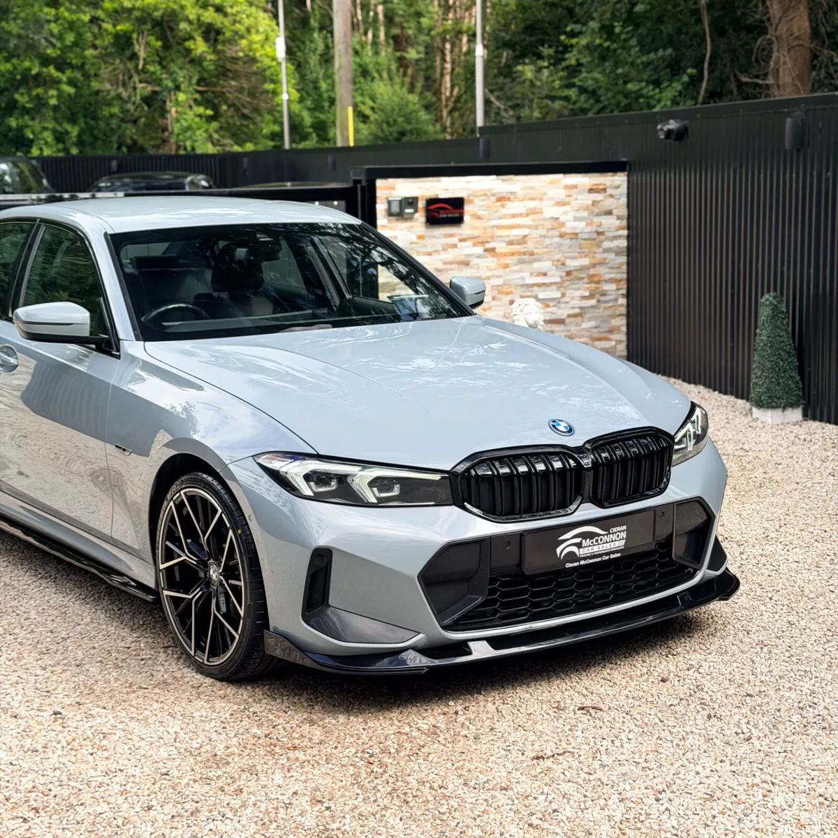 2023 (232) BMW 330E MSPORT LCI 290BHP *20” ALLOYS - Image 2