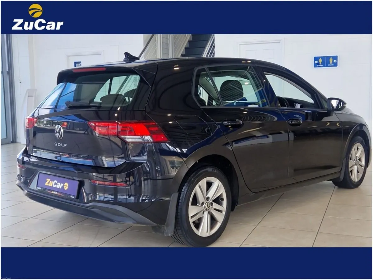 Volkswagen Golf 1.0 TSI 110HP Life - Image 3