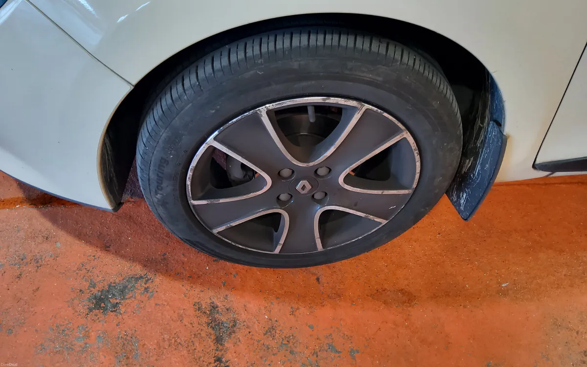 Renault Clio 2016 - Image 6