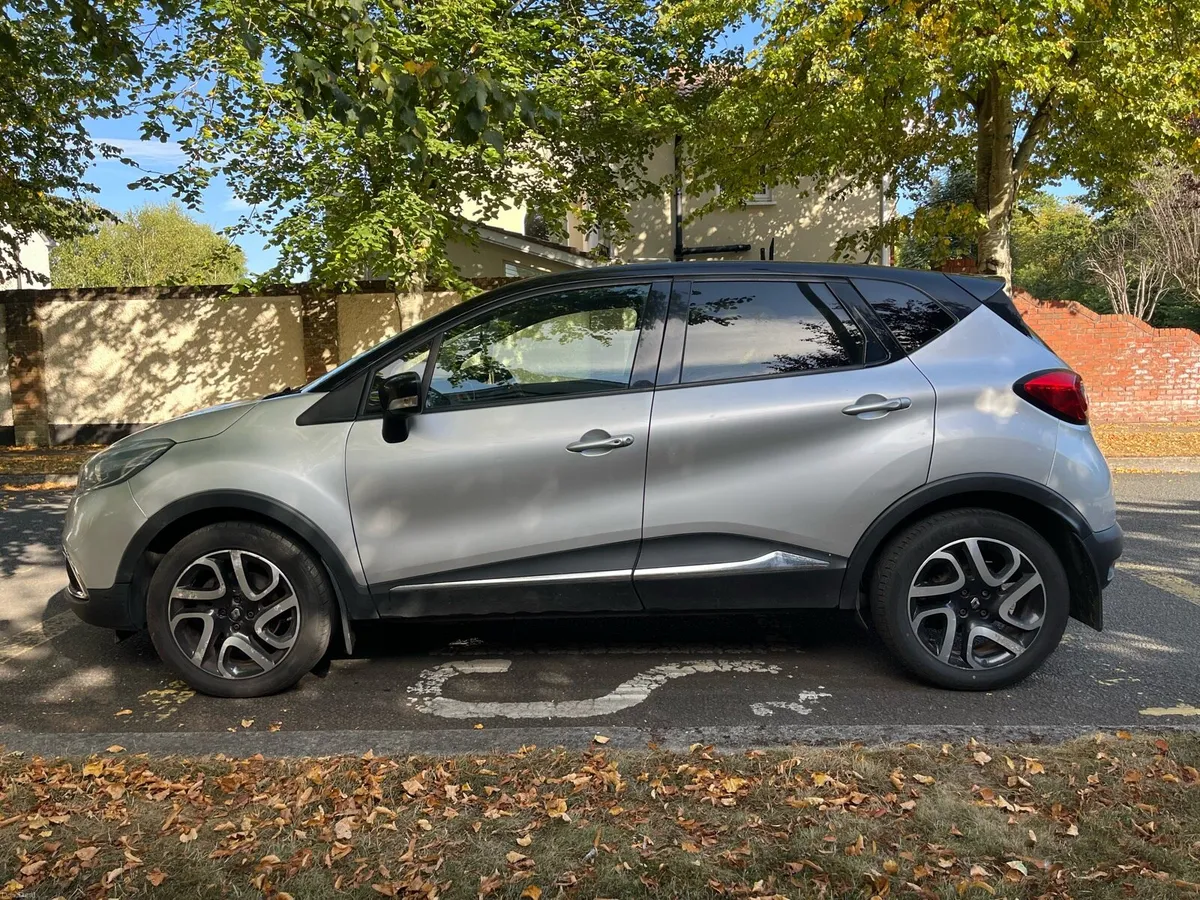 Renault Captur | NCT 08/27 | Signature Trim - Image 6
