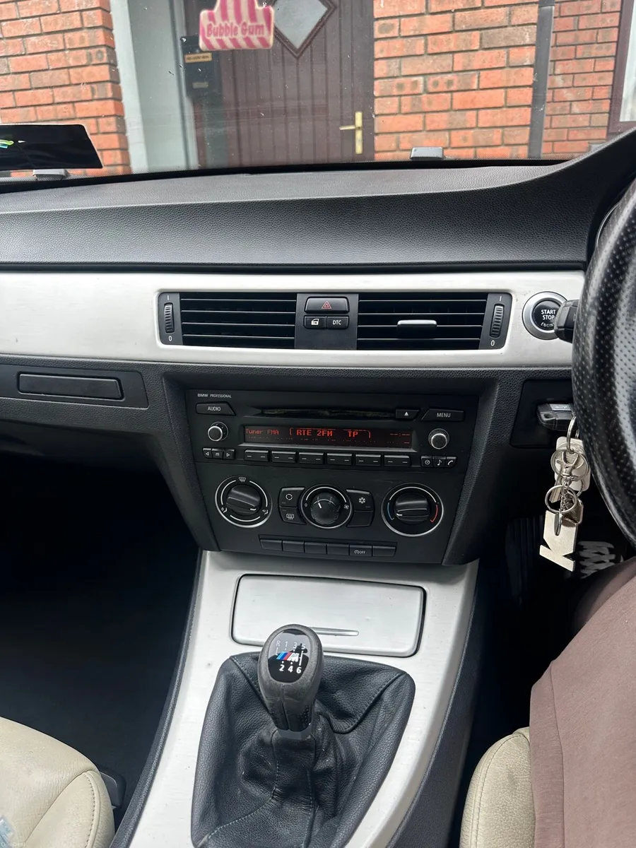 BMW 3 Series - Image 6