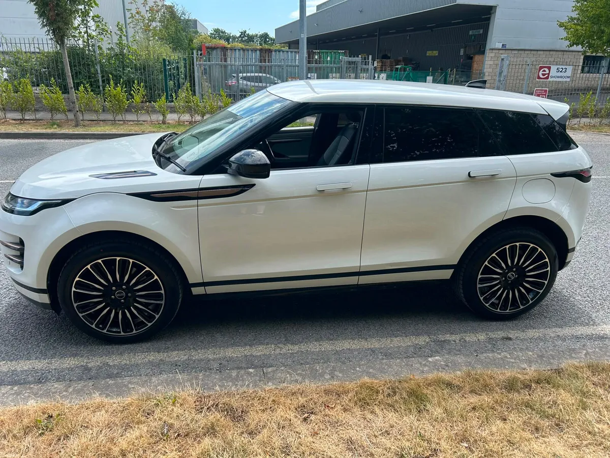 Land Rover Range Rover Evoque 2022 IN WHITE - Image 3