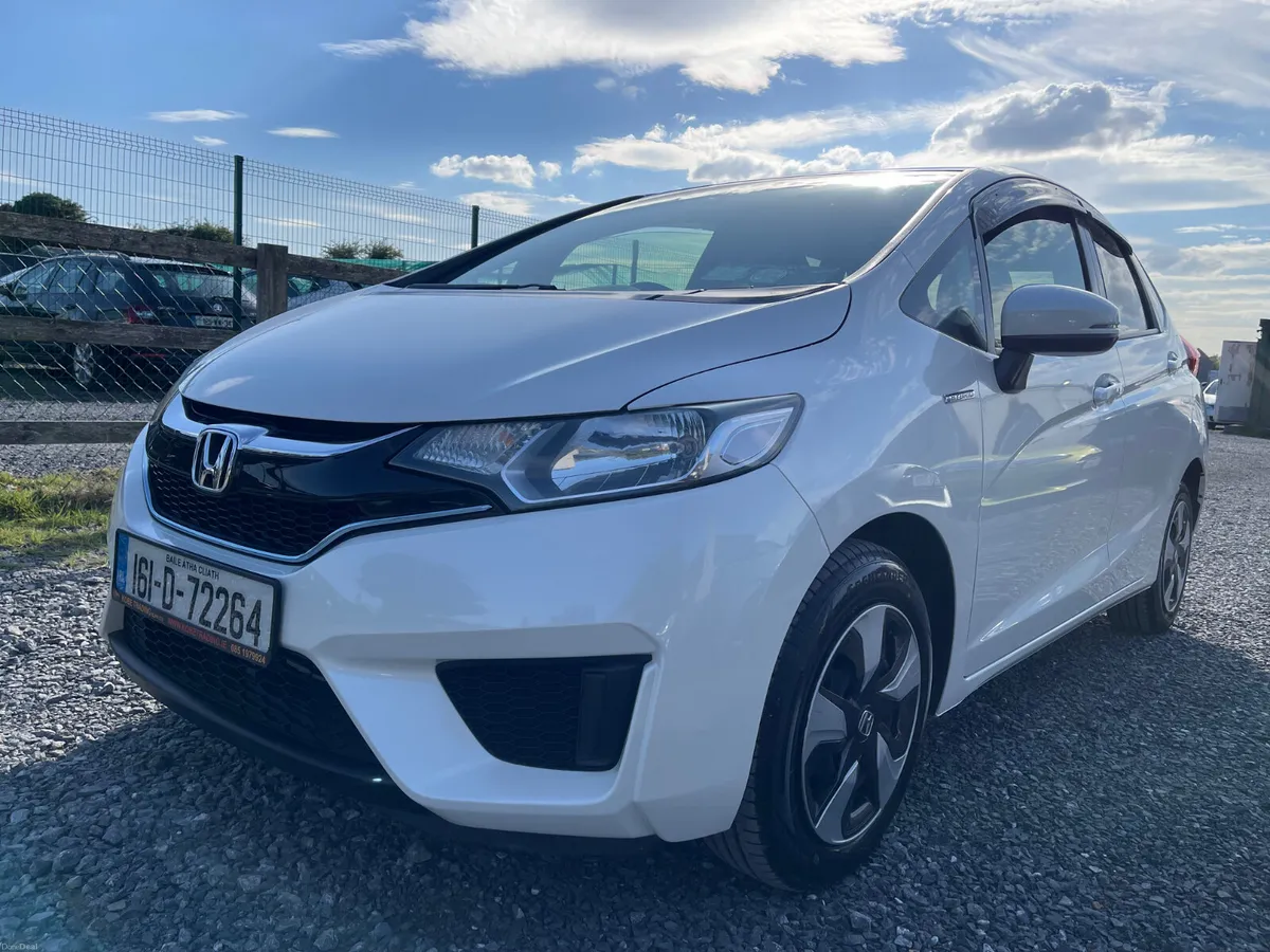 Honda Fit 2016 1.5 hybrid excellent condition - Image 4