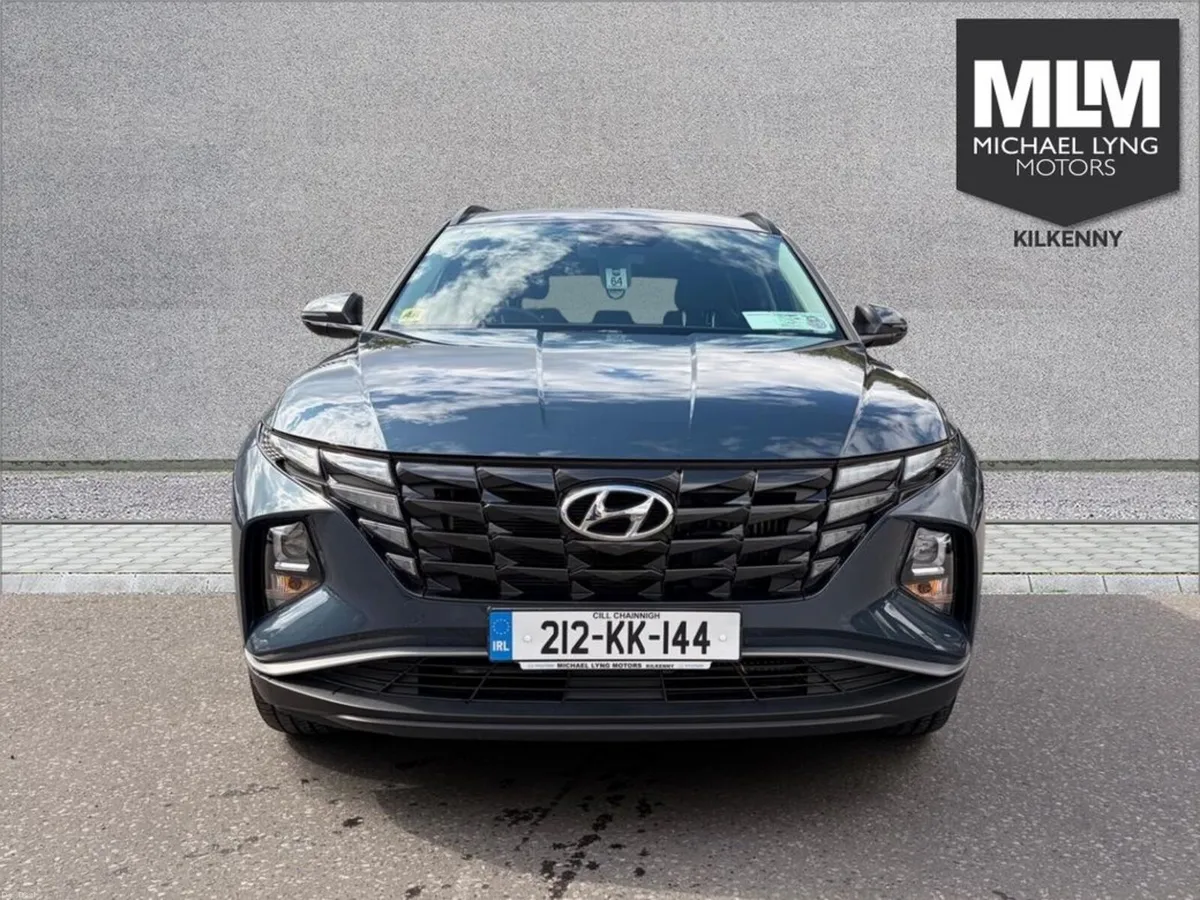 Hyundai Tucson ix35 Executive 4WD 5DR Auto - Image 2