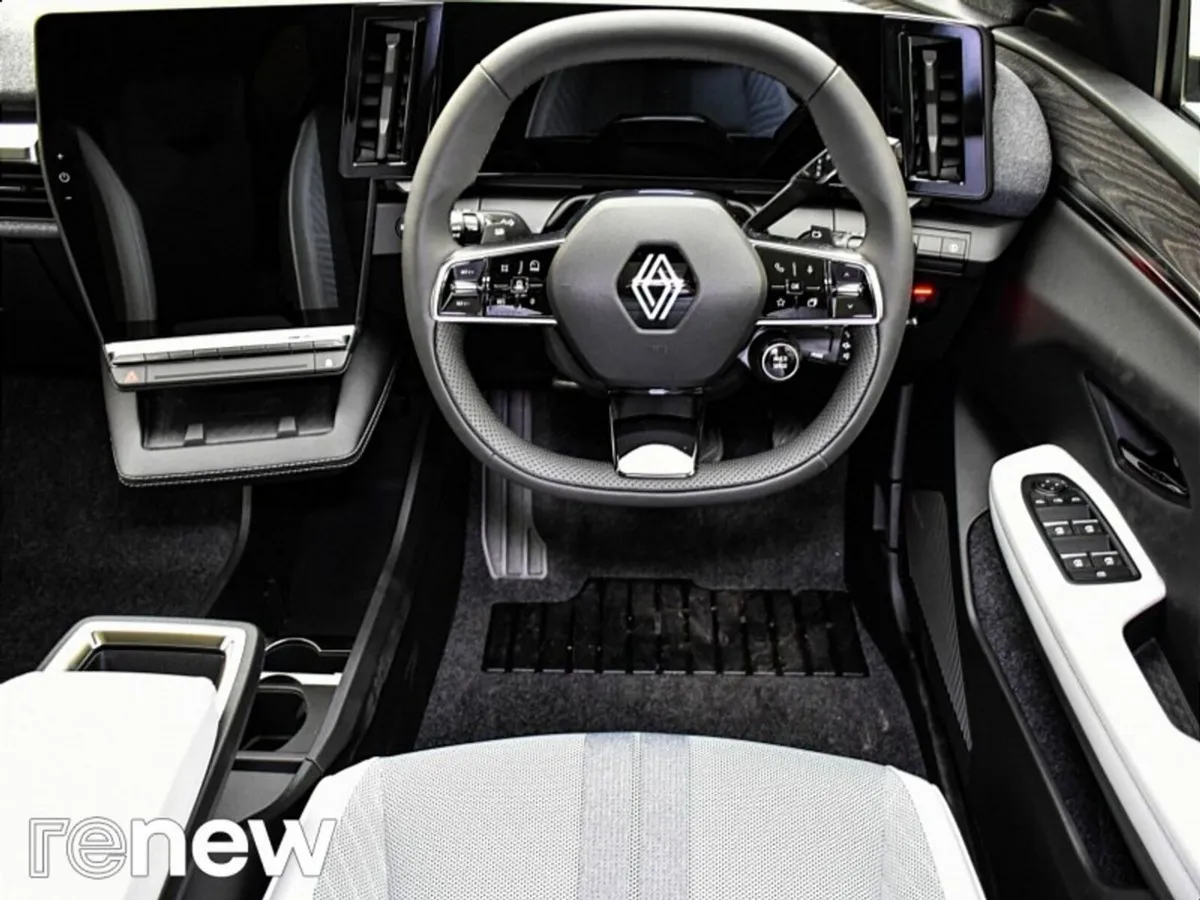 Renault Scenic E-Tech Iconic EV87 220hp - Image 2