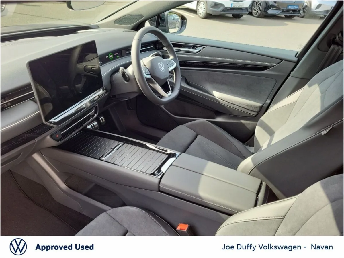 Volkswagen ID.7 PURE PLUS 58KWH 204HP AUTO - Image 4