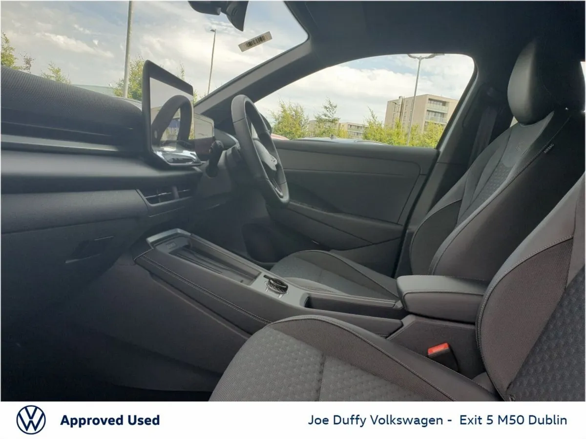 Volkswagen T-Roc R-LINE 1.5TSI 150HP MHEV - Image 3