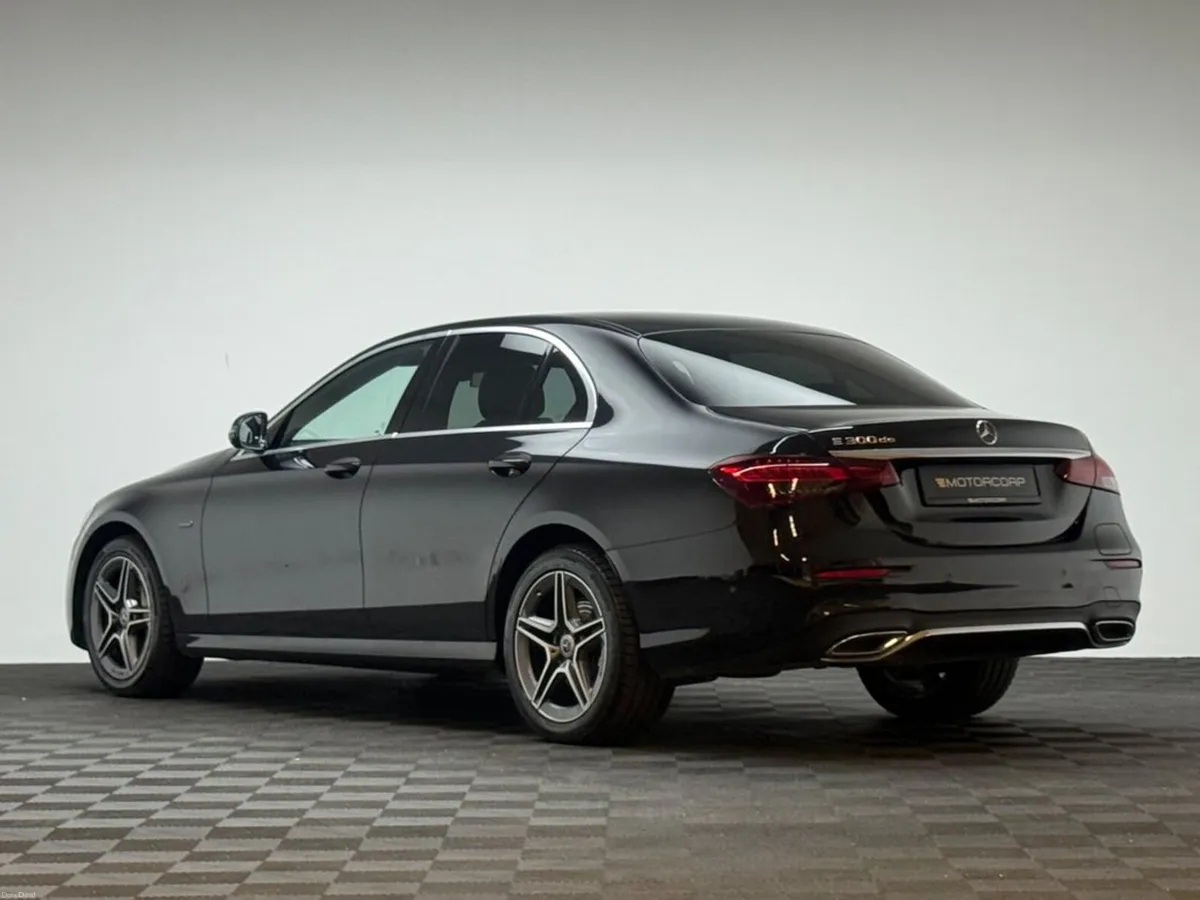 Mercedes-Benz E-Class 300DE AMG LINE - Image 5