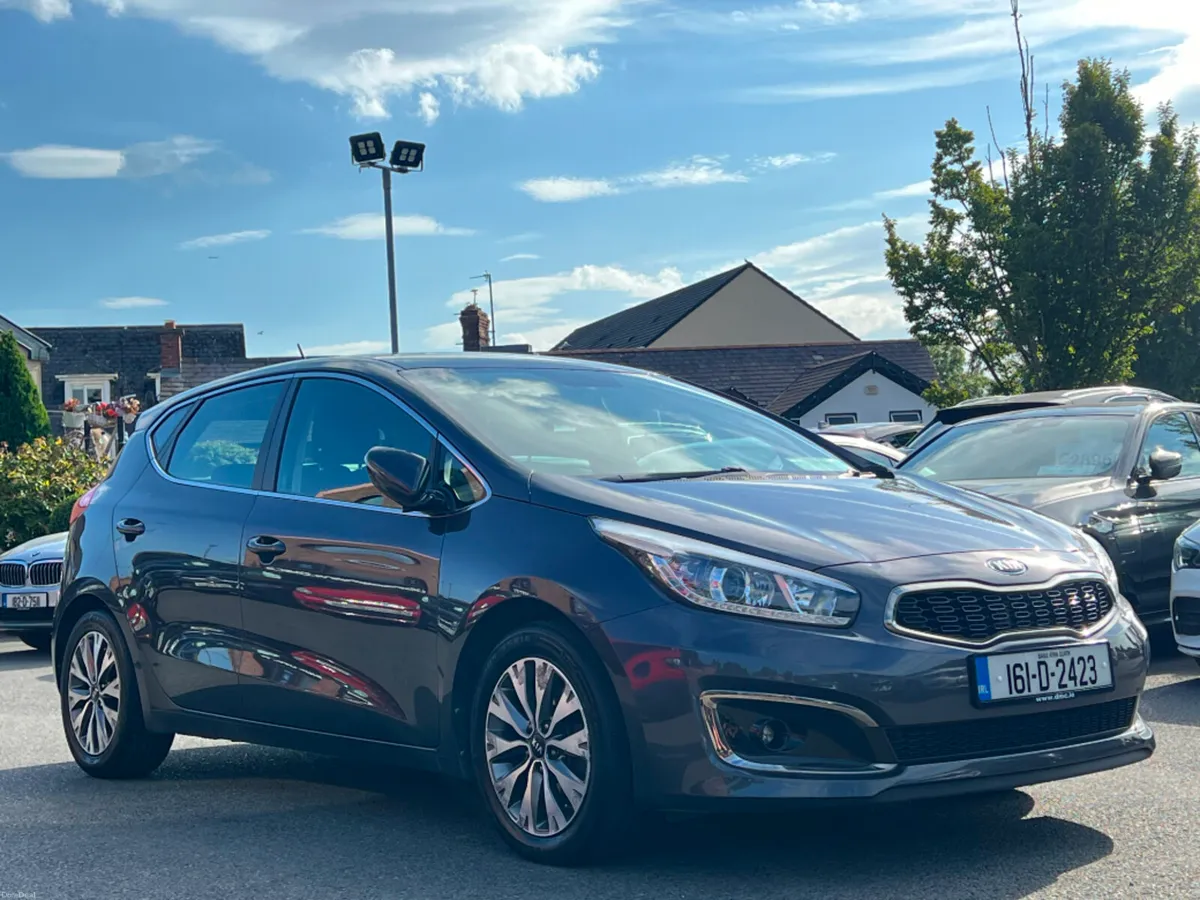 Kia Ceed EX 1.4 DIESEL 5DR *LOW KMS* - Image 3