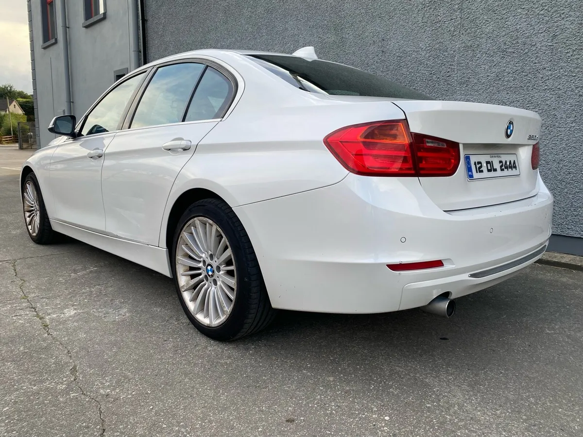BMW 320d luxury - Image 4
