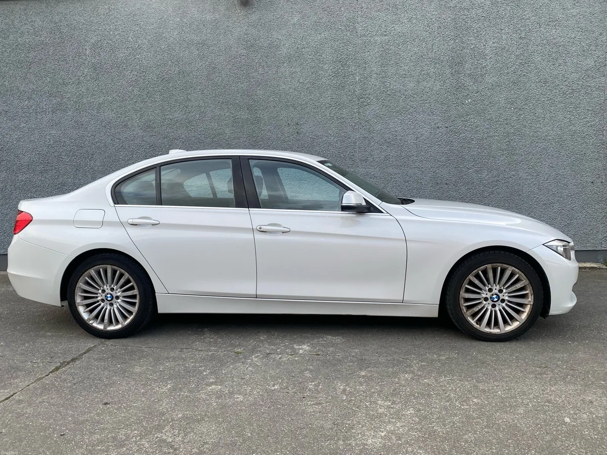 BMW 320d luxury - Image 6