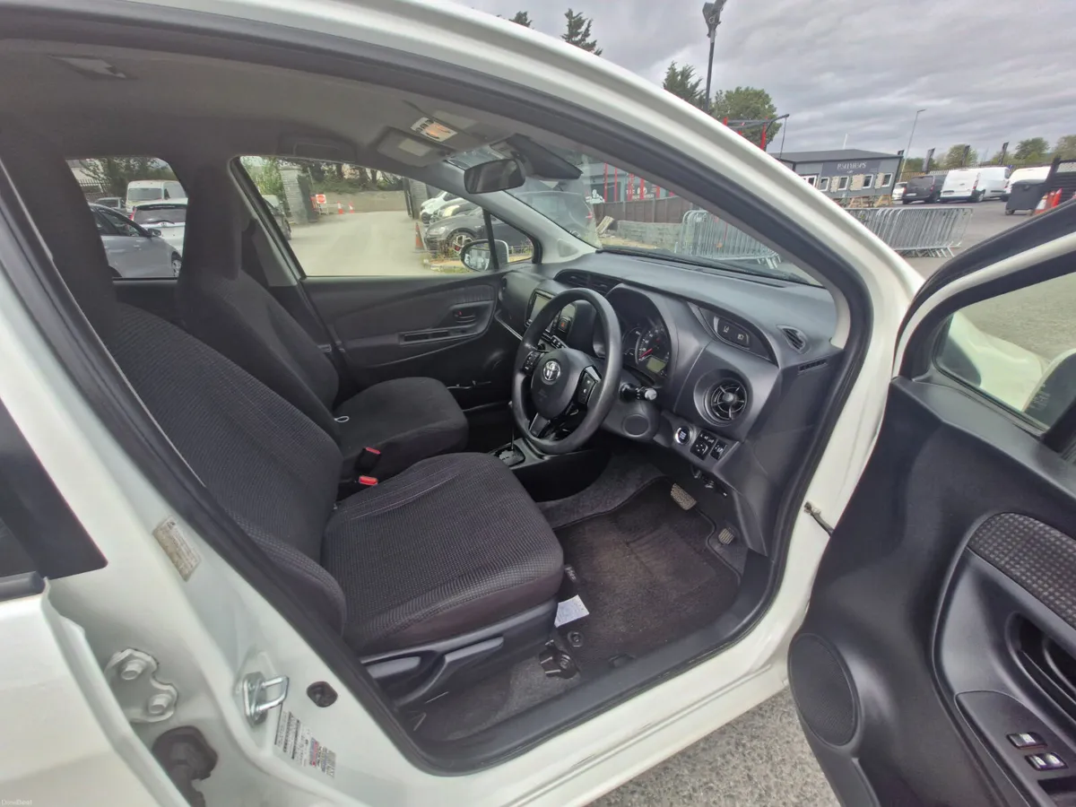 2017 Toyota Vitz 1L Automatic Push Start Low Miles - Image 6