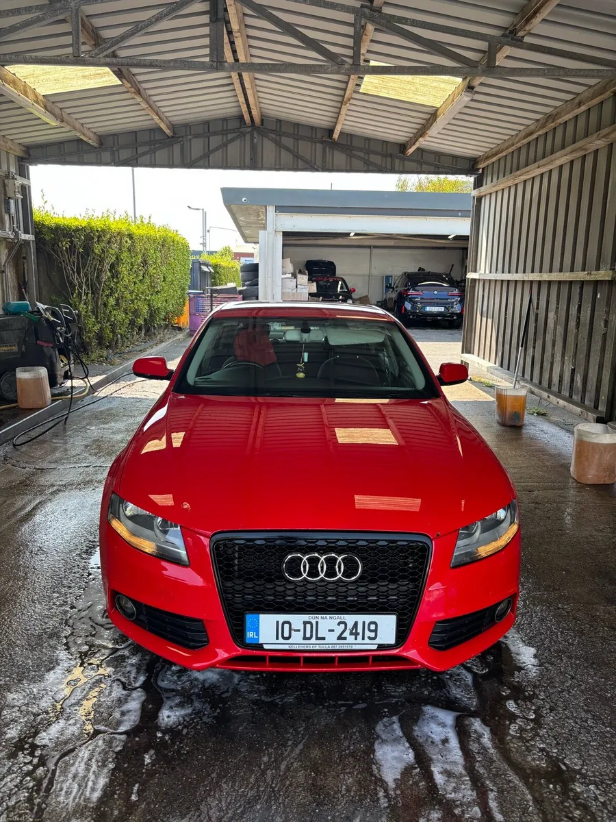 Audi A4 B8 (2010) - Image 1