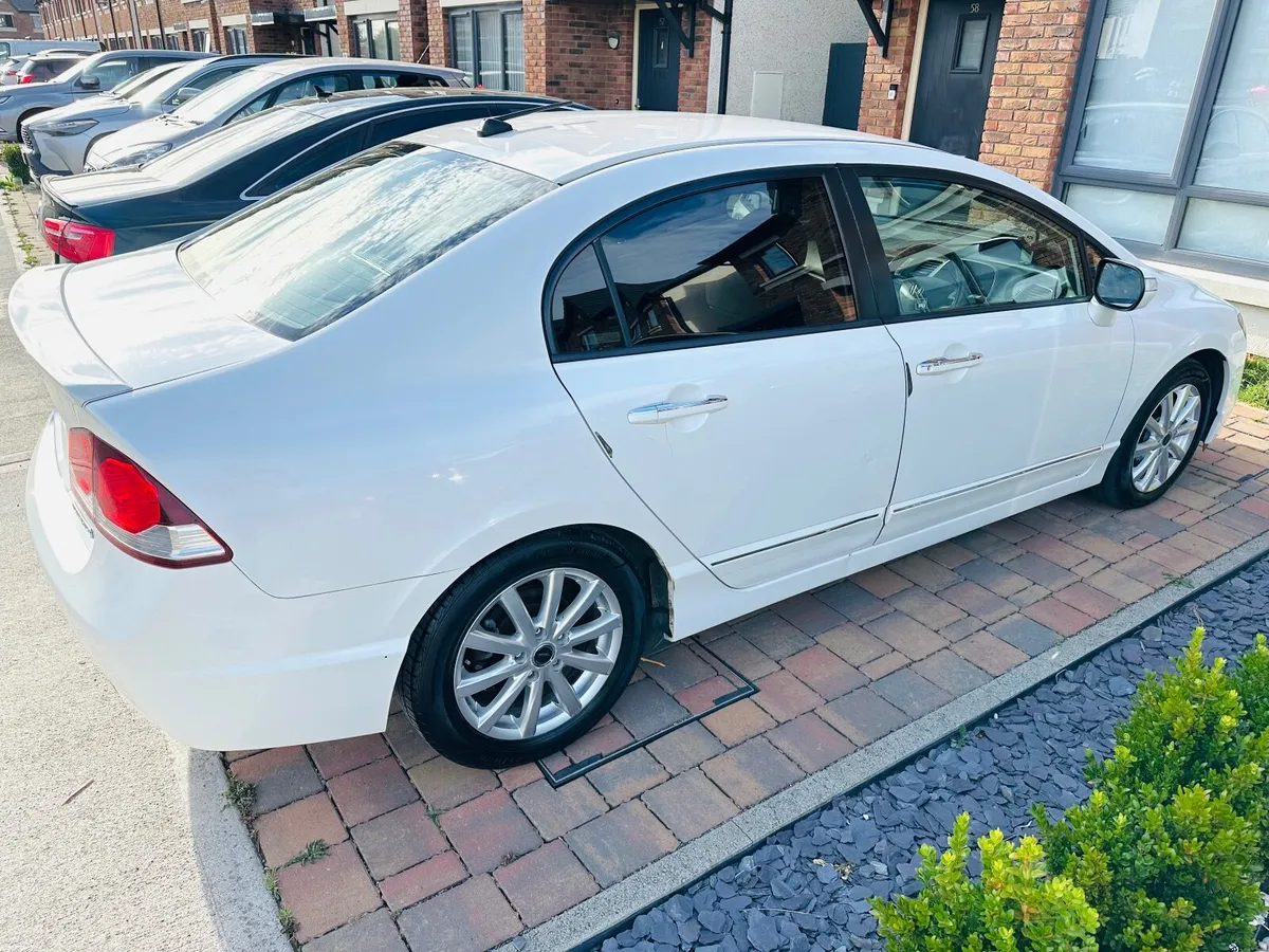 Honda Civic 2010 - Image 4