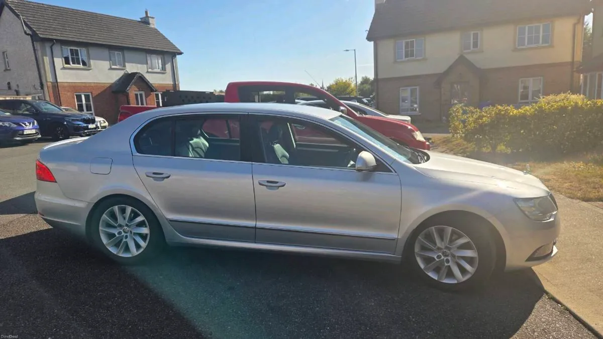 Car - Image 3