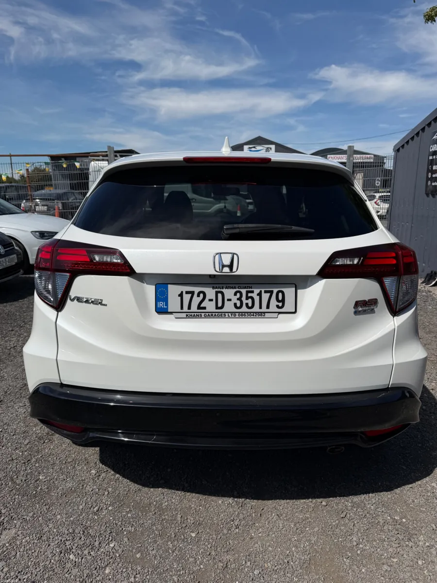 Honda Vezel  RS  Hybrid Automatic - Image 6