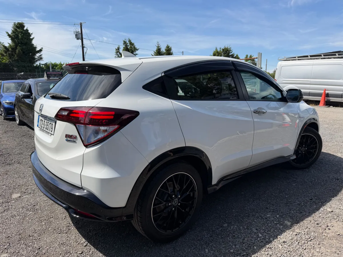 Honda Vezel  RS  Hybrid Automatic - Image 3
