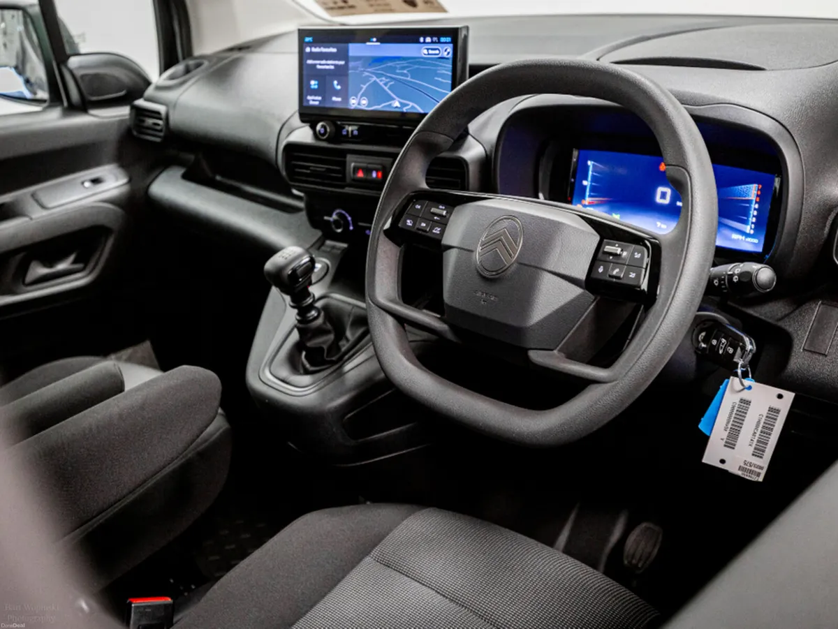 Citroen Berlingo LX Plus Crew Cab 1.5 Diesel 100HP - Image 2