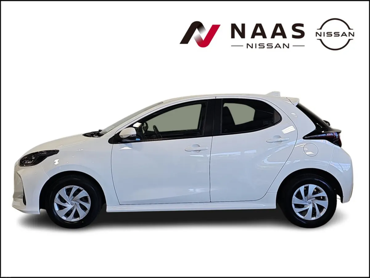 Toyota Yaris 1.0 LUNA - Image 3
