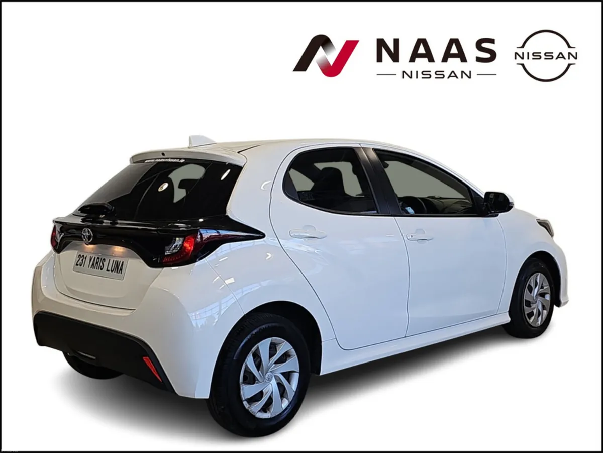 Toyota Yaris 1.0 LUNA - Image 4