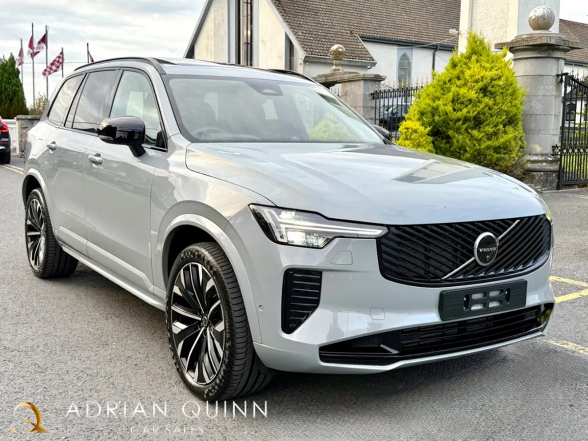 Volvo XC90 T8 ULTRA DARK PHEV AWD AUTO==HUGE SPEC= - Image 4