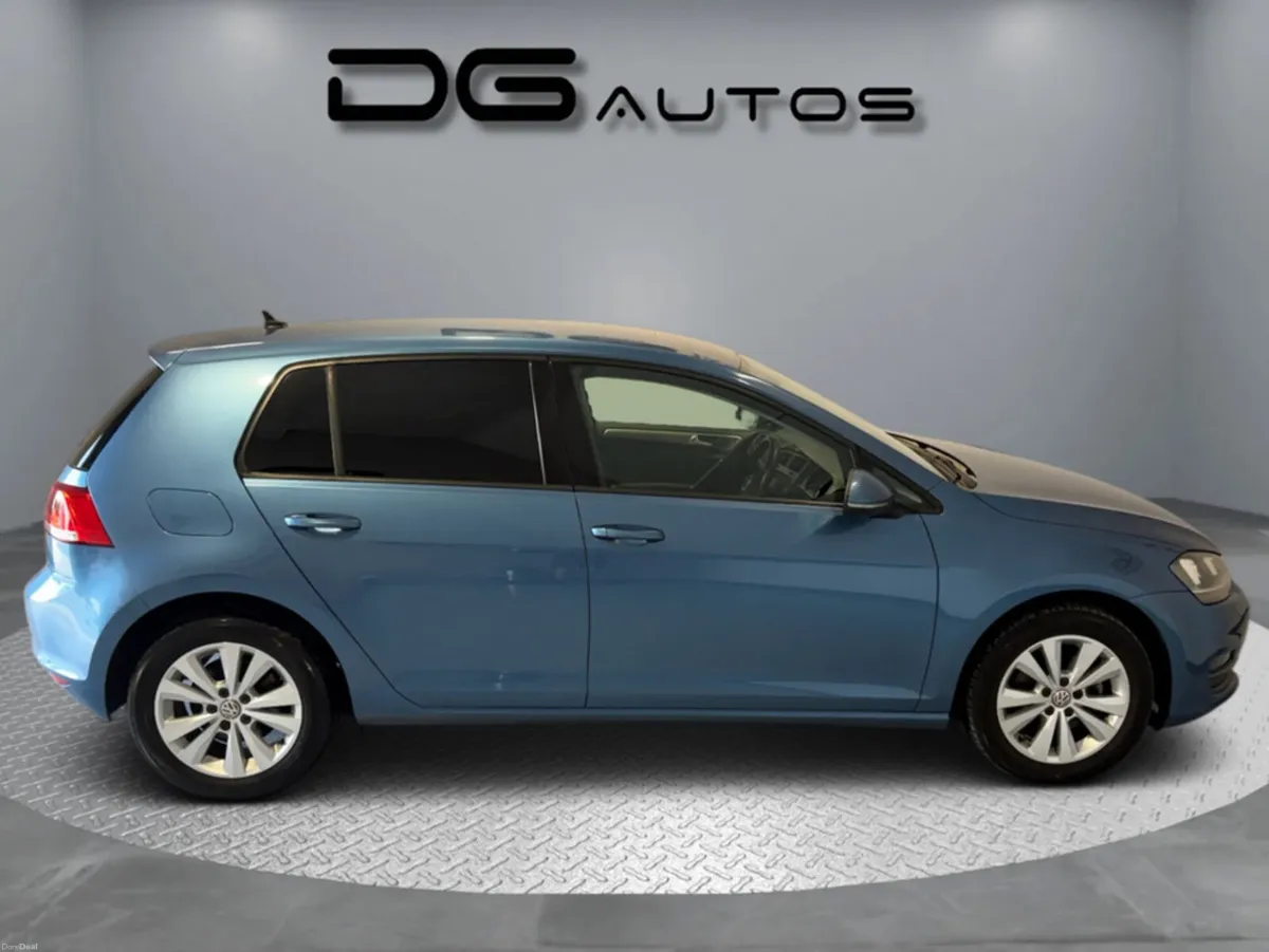 Volkswagen Golf Comfortline - mint condition- new - Image 4