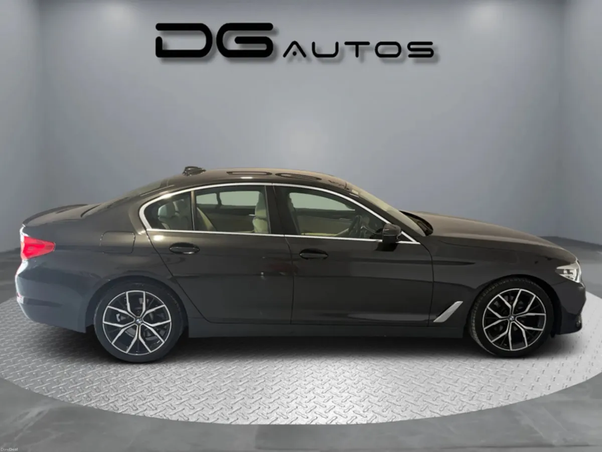 BMW 5-Series Low KMs - Great condition- reverse ca - Image 2