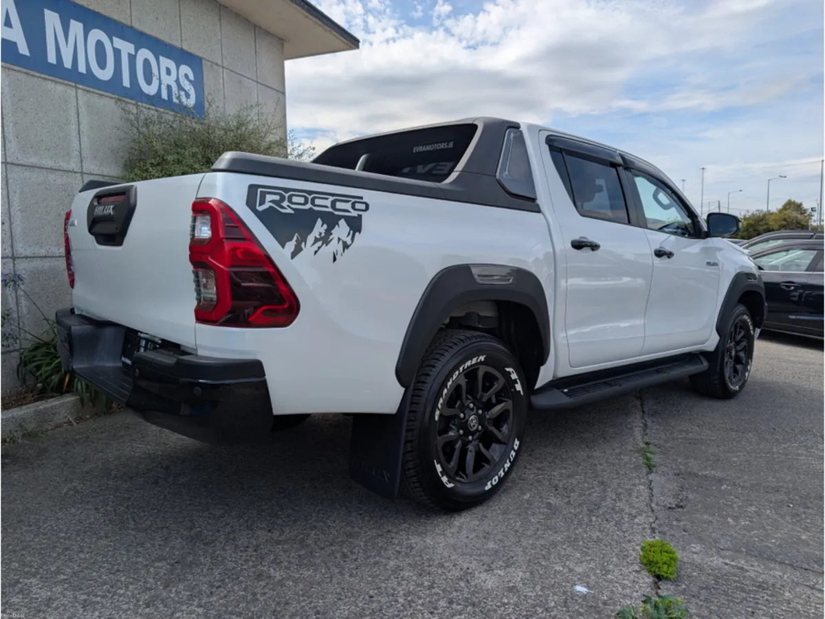 Toyota Hilux Z 4WD REVO ROCCO EDITION AUTOMATIC 2. - Image 6