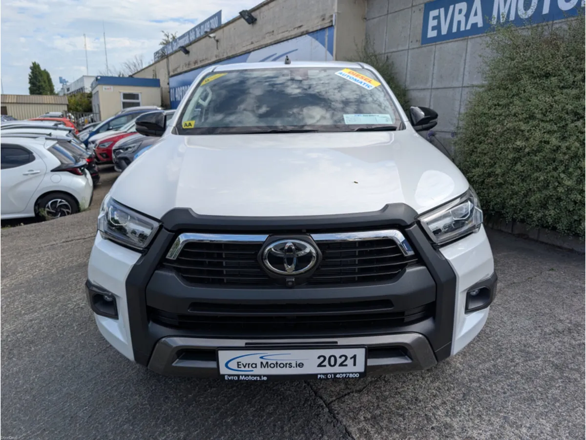Toyota Hilux Z 4WD REVO ROCCO EDITION AUTOMATIC 2. - Image 2
