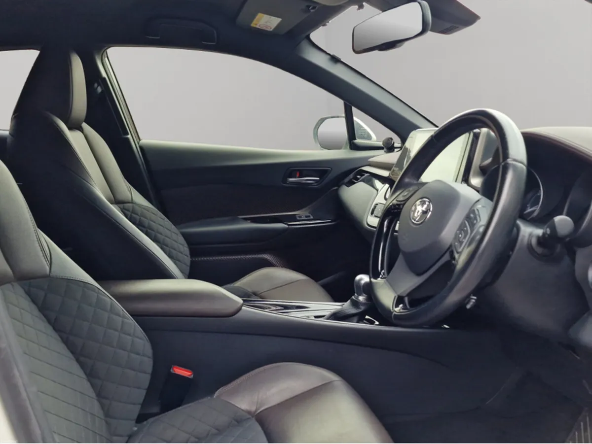 Toyota C-HR **** SELF CHARGING HYBRID **** AUTOMAT - Image 4