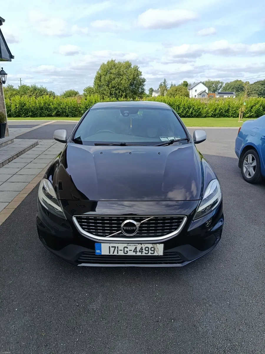 2017 Volvo V40 - Image 2